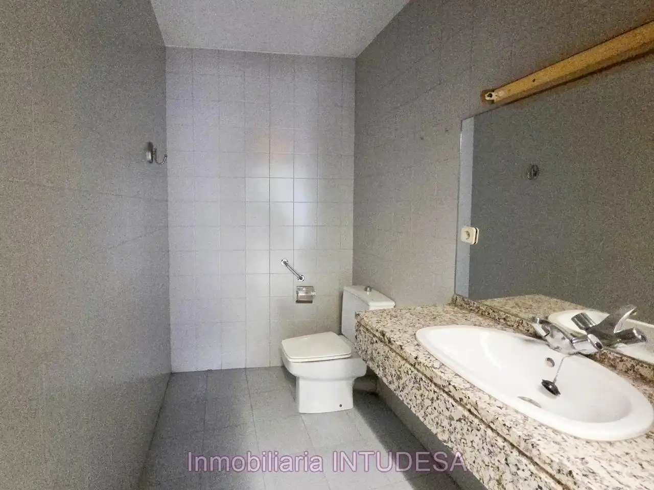 Baño de Local en venta en Tudela