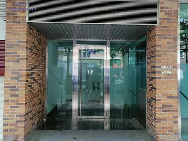 Local comercial en Venta en Calle torremuña en Juzgados