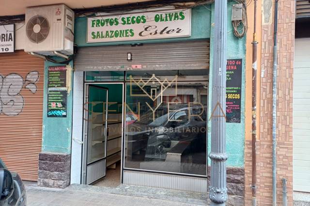 Local comercial en Venta en Nou Moles