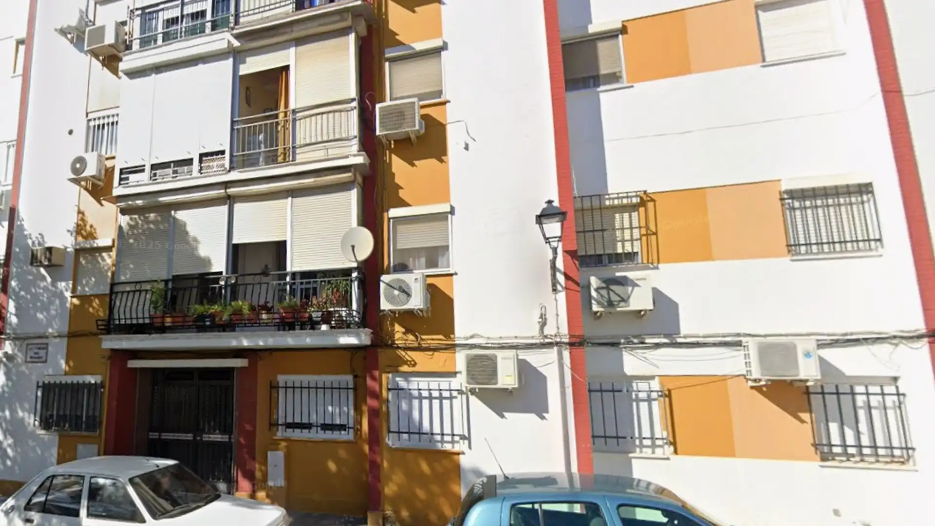 Vista exterior de Piso en venta en San Juan de Aznalfarache