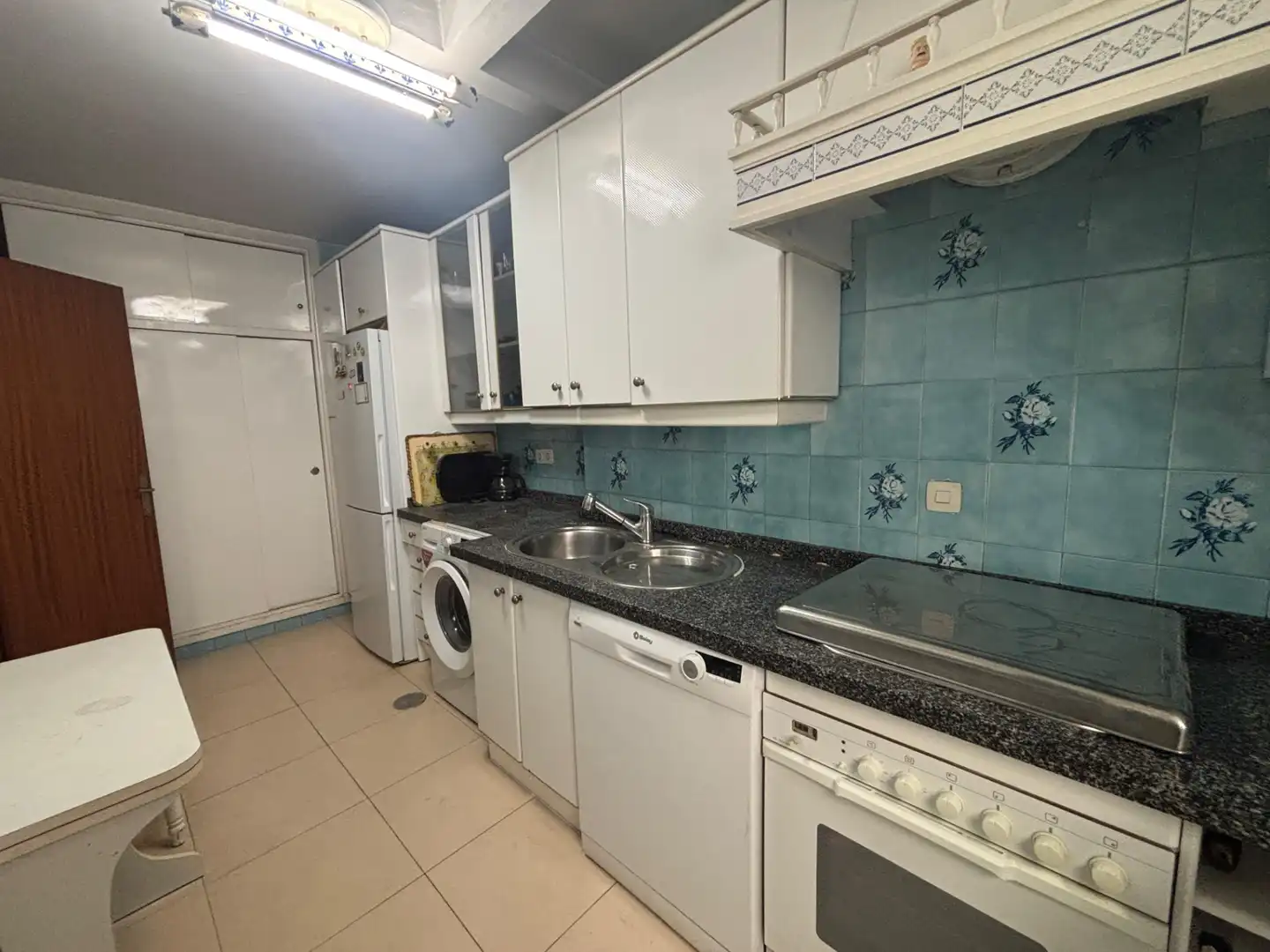 Kitchen of Flat for sale in Sevilla  with Air Conditioner