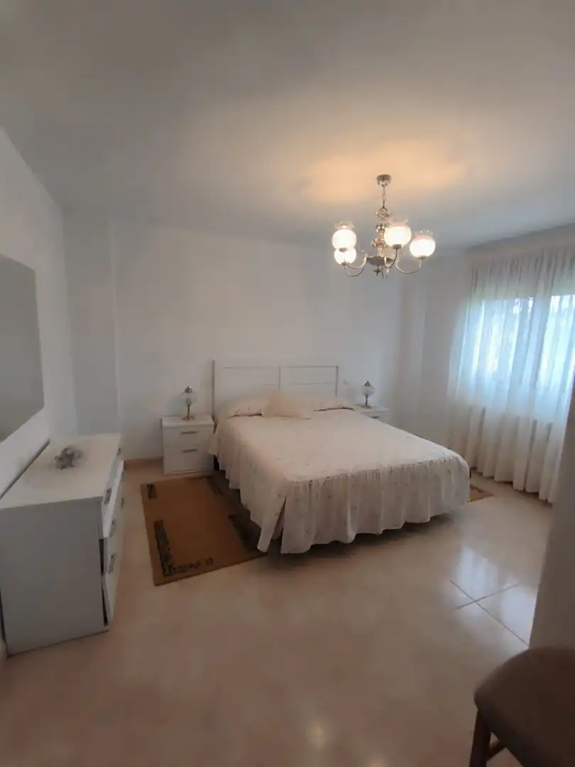 Habitación de Casa o chalet en venta en Medina de Pomar con Calefacción, Jardín privado y Terraza