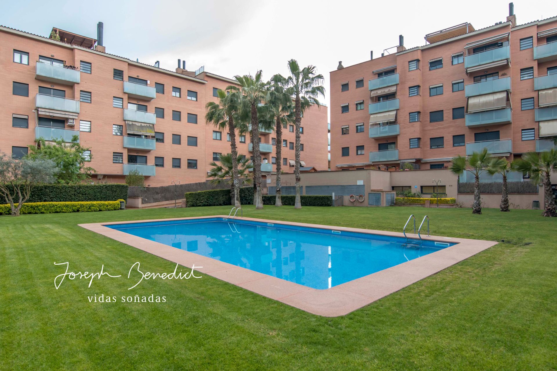 Piscina de Pis en venda en Castelldefels amb Aire condicionat, Calefacció i Parquet