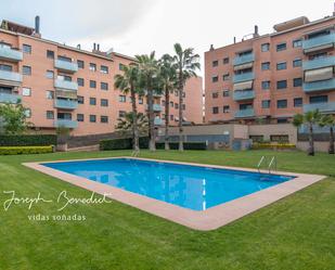Piscina de Pis en venda en Castelldefels amb Aire condicionat, Calefacció i Parquet