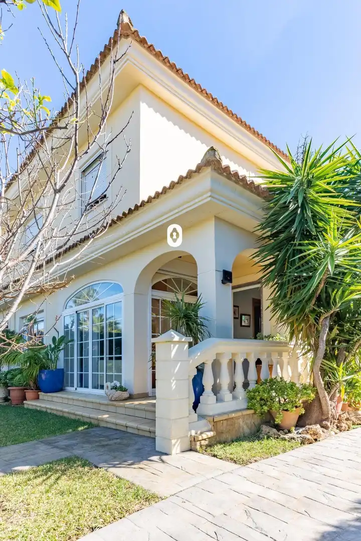 Vista exterior de Casa o xalet en venda en Alcúdia amb Aire condicionat, Jardí privat i Terrassa