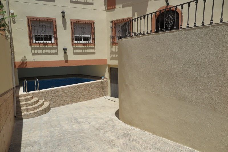 Piscina de Casa o xalet en venda en Lucena amb Aire condicionat, Terrassa i Piscina