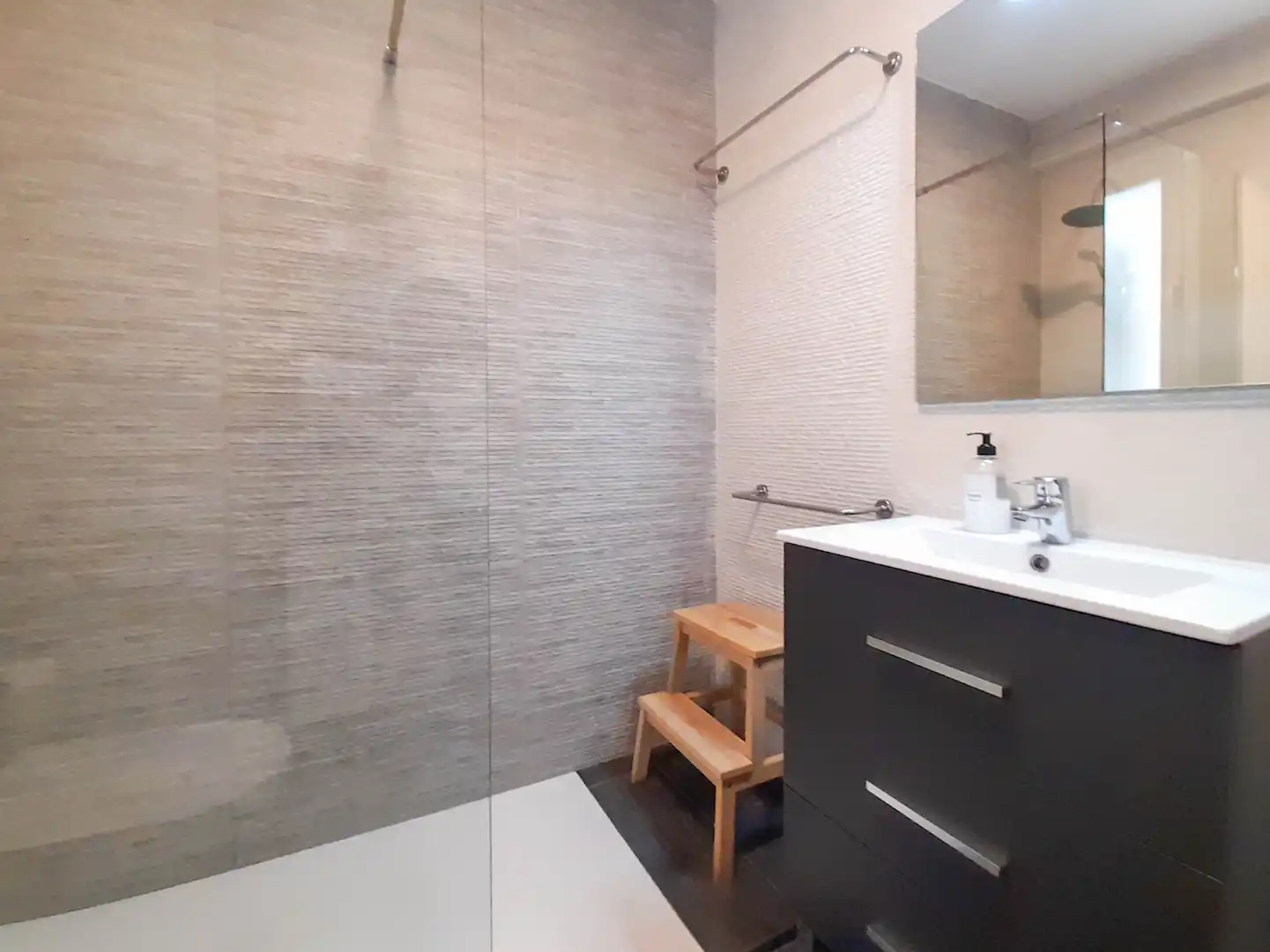 Bathroom of Flat for rent in Madrid  with Heating, Furnished and Oven