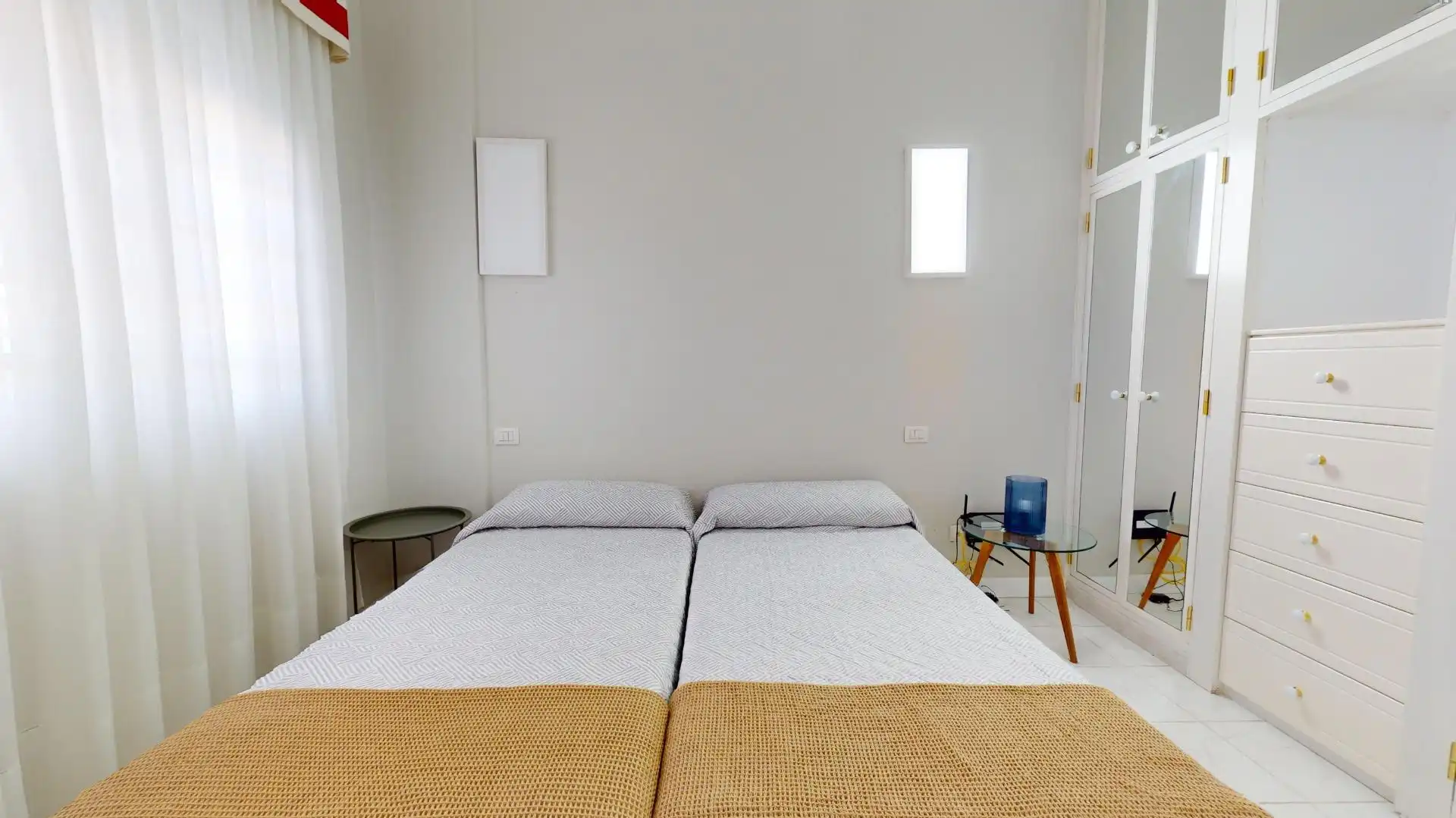 Dormitori de Casa o xalet en venda en Telde amb Jardí privat, Terrassa i Traster
