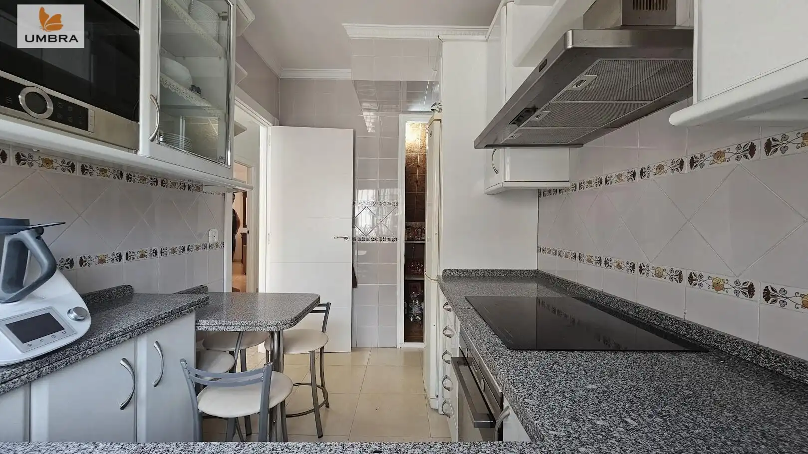 Cuina de Casa o xalet en venda en Jerez de la Frontera amb Aire condicionat, Calefacció i Terrassa