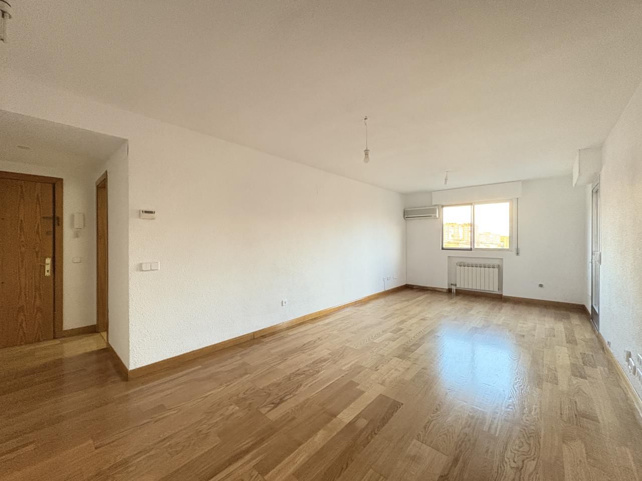 Sala d'estar de Pis de lloguer en  Madrid Capital amb Aire condicionat, Calefacció i Terrassa