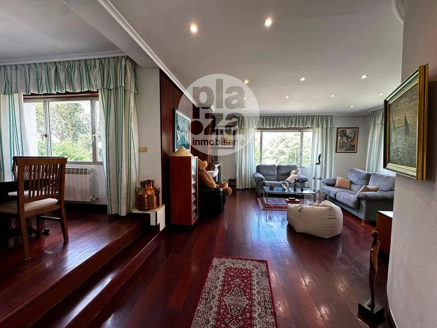 Sala d'estar de Casa o xalet en venda en Quintanaortuño amb Calefacció, Jardí privat i Terrassa