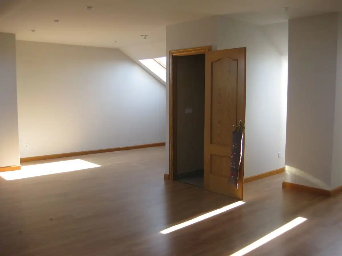 Piso de alquiler en Pozuelo del Rey con Calefacción y Piscina comunitaria