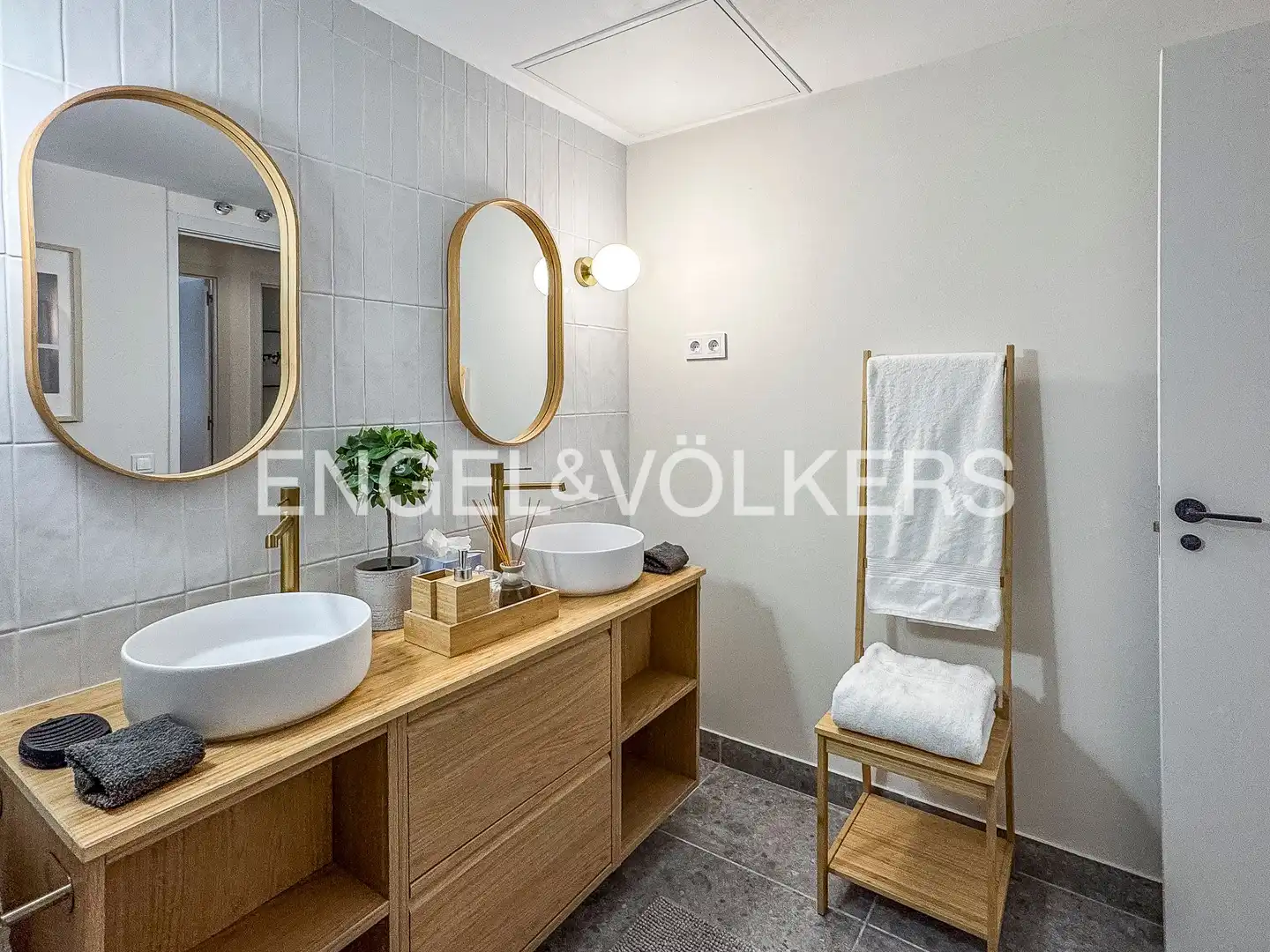 Bathroom of Flat for rent in Barcelona  with Air Conditioner, Heating and Parquet flooring