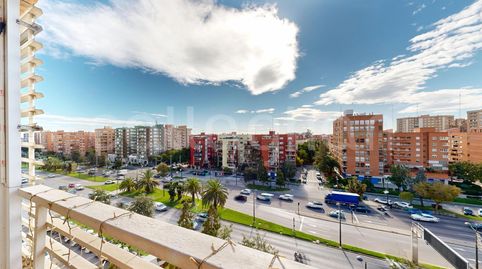 Tu próximo hogar en Avenida del Cid te espera luminoso, cómodo y bien conectado