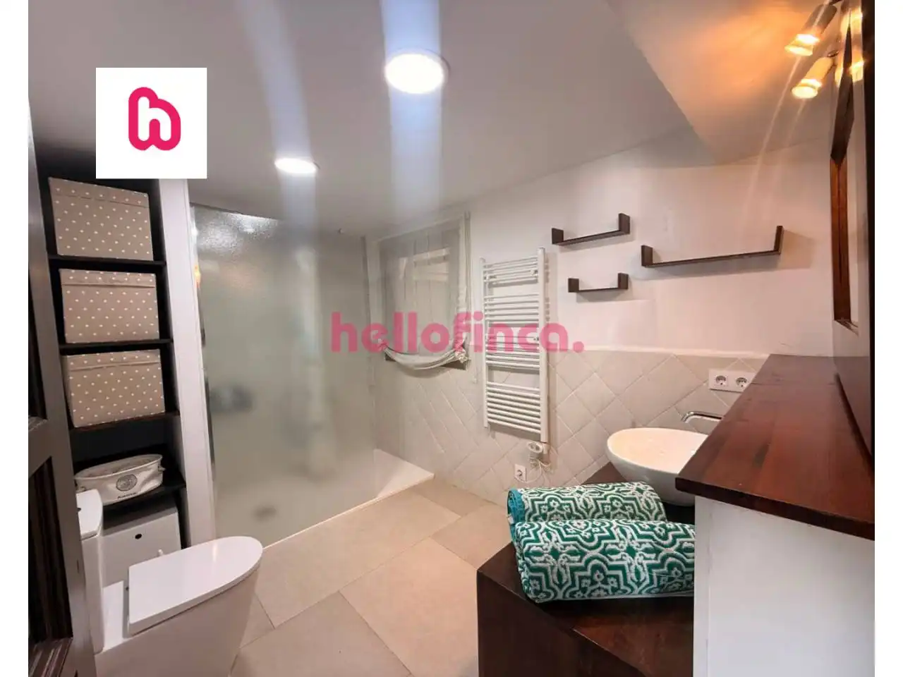 Bathroom of Flat for sale in Vilanova i la Geltrú  with Air Conditioner, Heating and Private garden