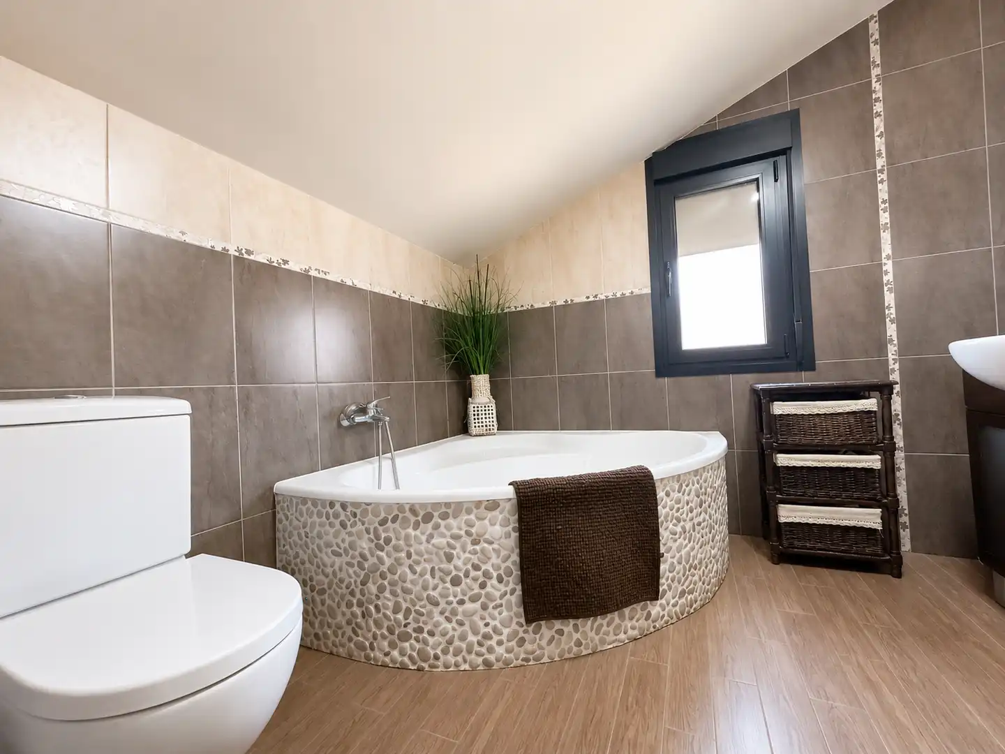 Baño de Casa o chalet en venta en Nuevo Baztán con Aire acondicionado, Calefacción y Jardín privado