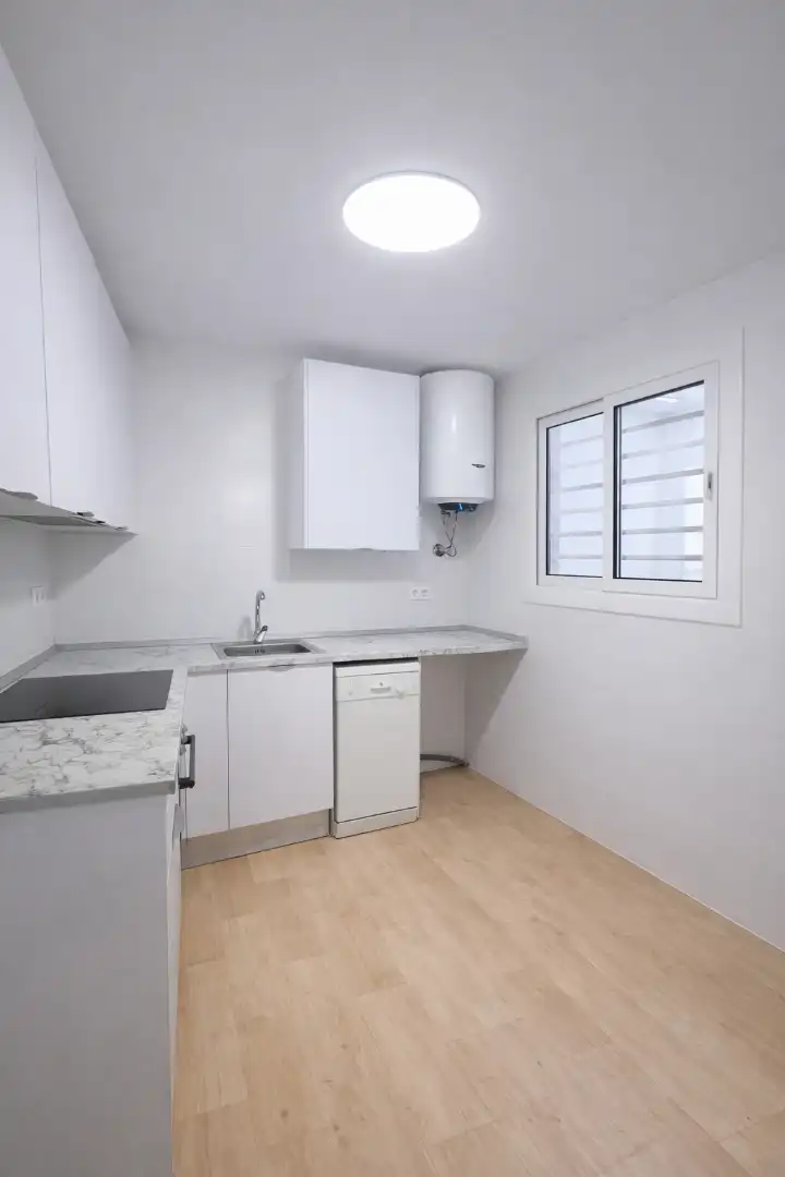 Flat for sale in Sants - Montjuïc, imagen 3