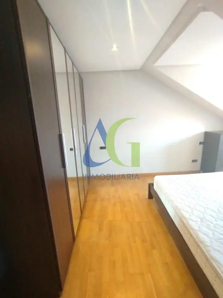 Habitación de Dúplex en venta en Villaquilambre con Calefacción y Trastero