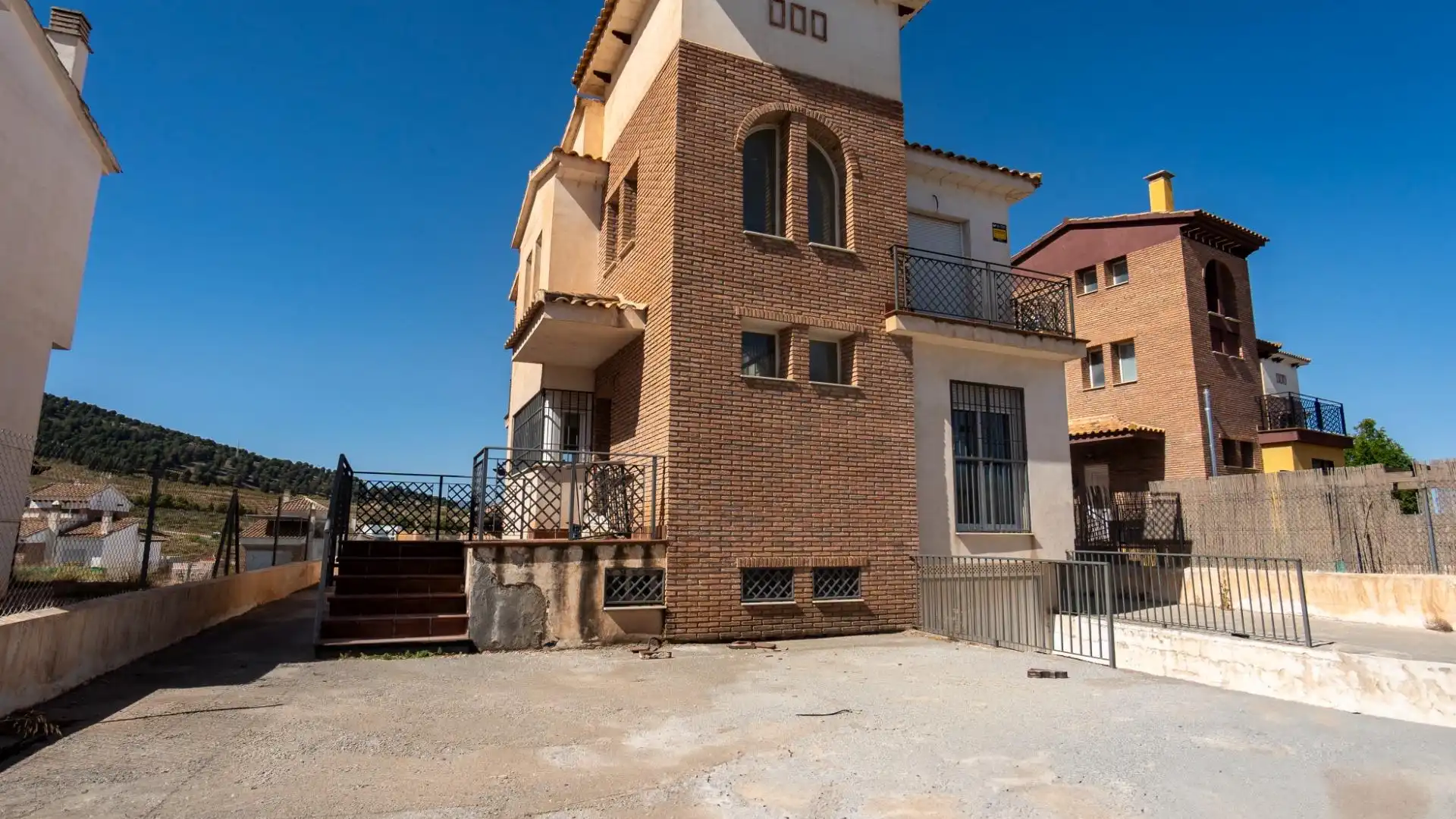 Vista exterior de Casa o xalet en venda en Dílar amb Jardí privat, Terrassa i Traster