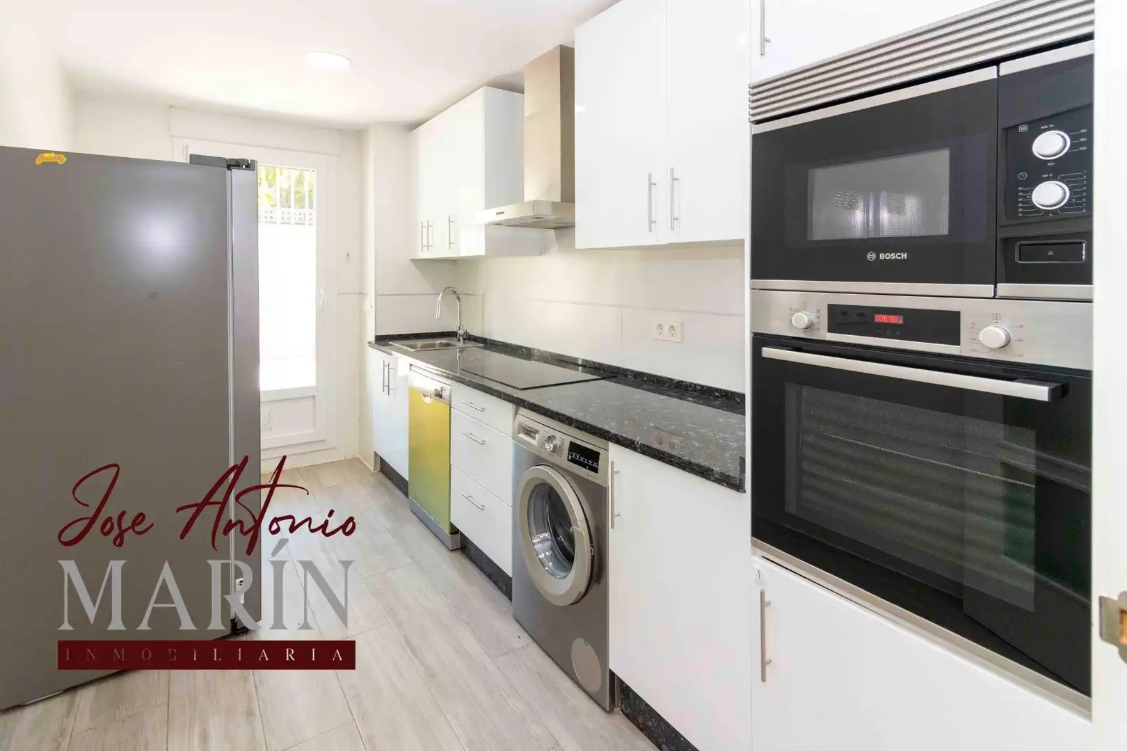 Cuina de Apartament en venda en Badajoz amb Aire condicionat, Calefacció i Jardí privat