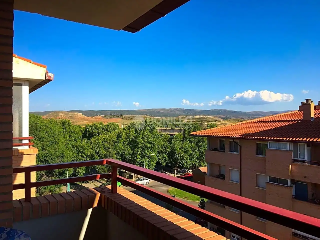 Flat with terrace to rent in Avenida de Sagunto