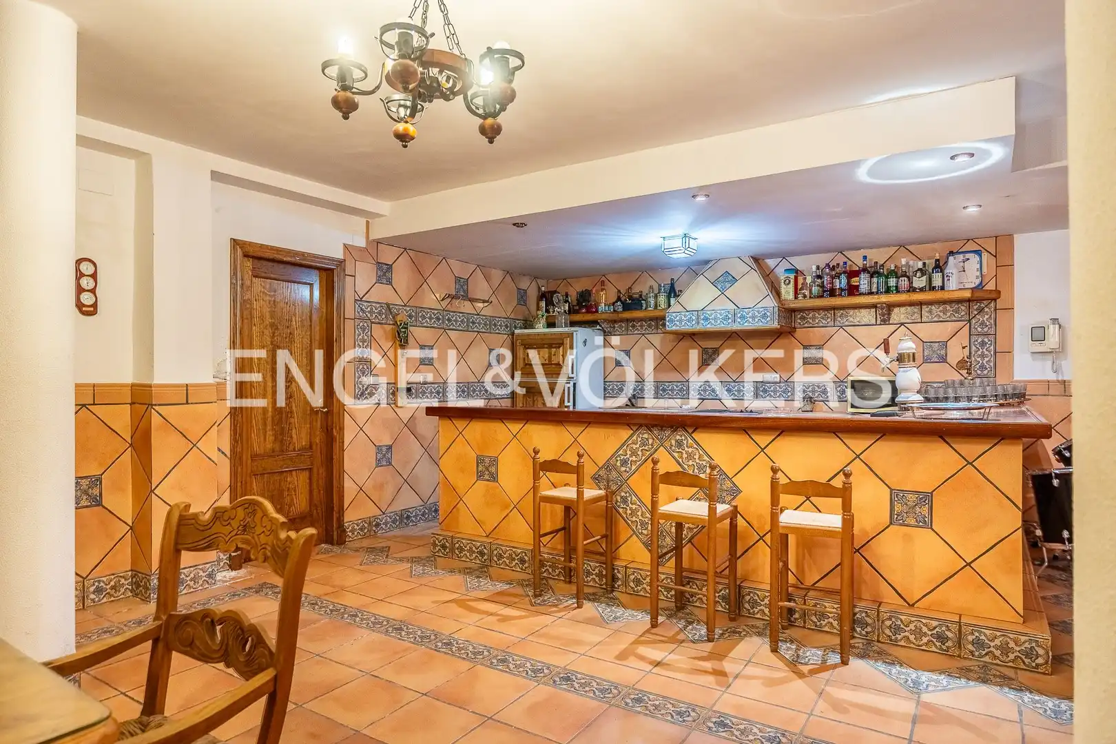 Houses for sale in Sevilla  with Air Conditioner, Heating and Private garden