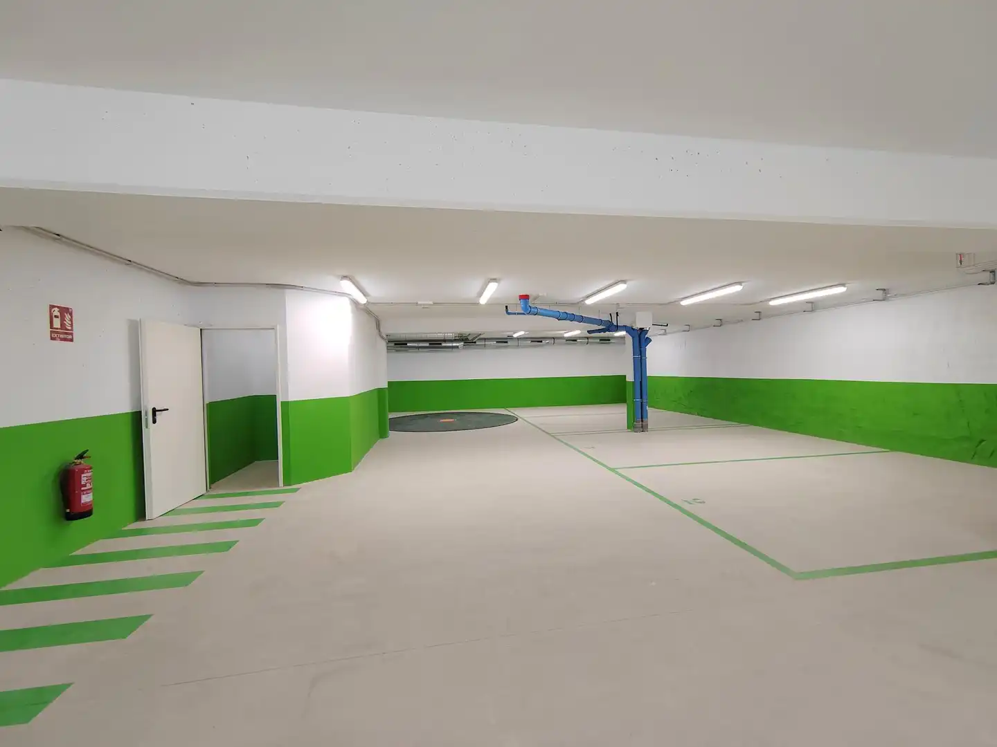 Parking of Flat for sale in Barcelona  with Air Conditioner, Heating and Private garden