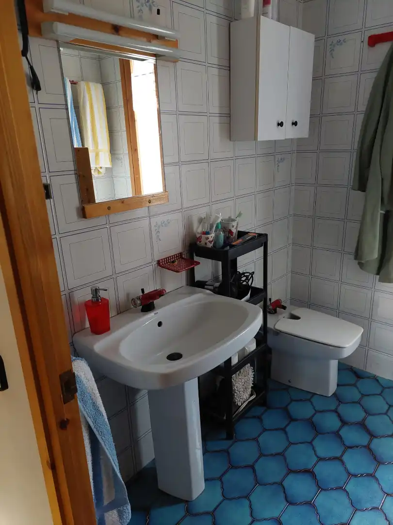 Baño de Casa adosada en venta en Alp con Calefacción, Jardín privado y Balcón