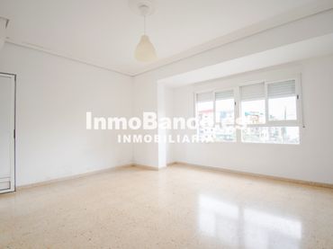 Piso con balcón en alquiler en Poblats Marítims