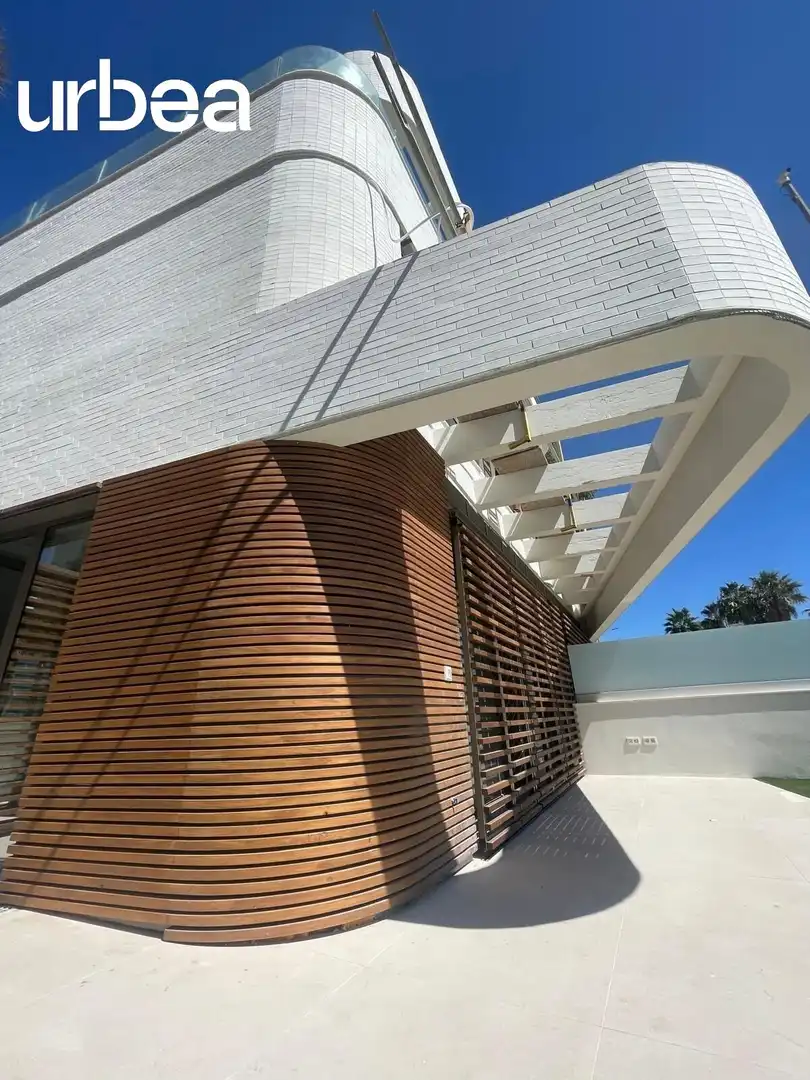 Vista exterior de Dúplex de alquiler en Málaga con Aire acondicionado, Calefacción y Jardín privado