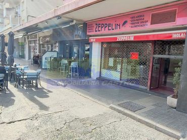 Local comercial en venda a Paseo Ocharan Mazas