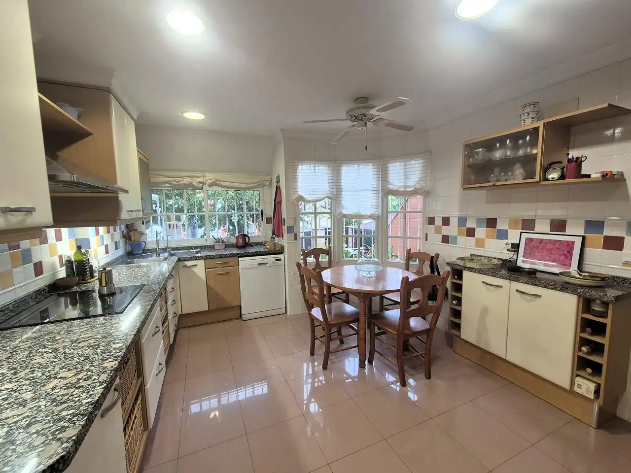 Cuina de Casa o xalet en venda en Alicante / Alacant amb Aire condicionat, Jardí privat i Terrassa