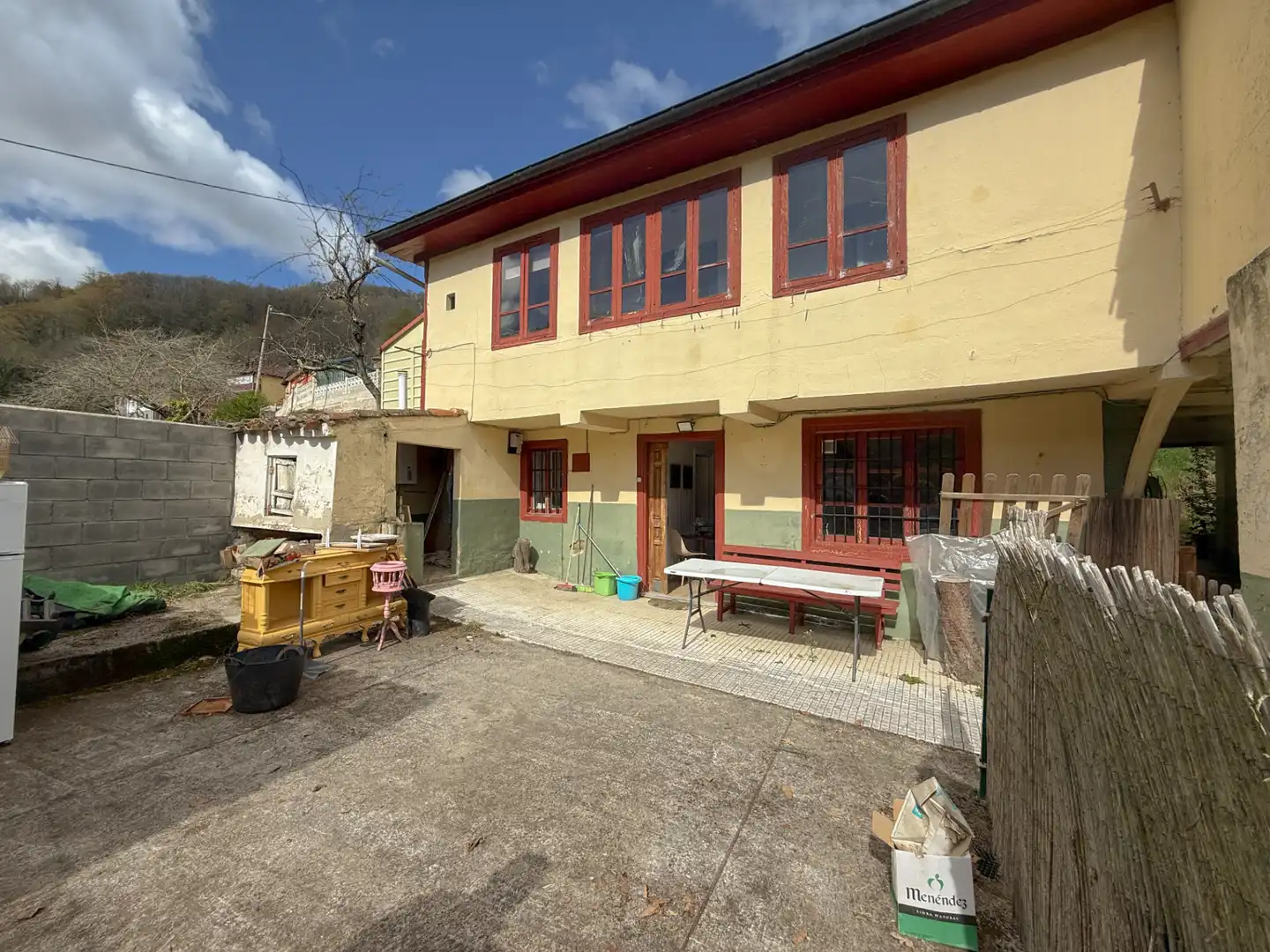 Vista exterior de Casa o chalet en venta en Mieres (Asturias) con Jardín privado y Balcón