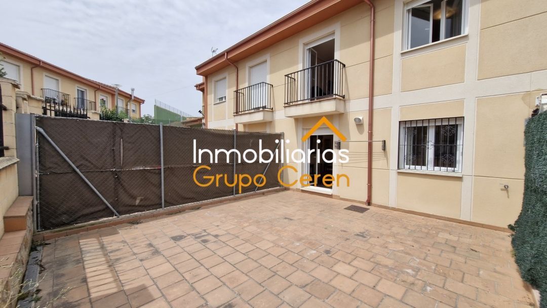 Exterior view of Single-family semi-detached for sale in Redecilla del Camino  with Heating, Private garden and Terrace
