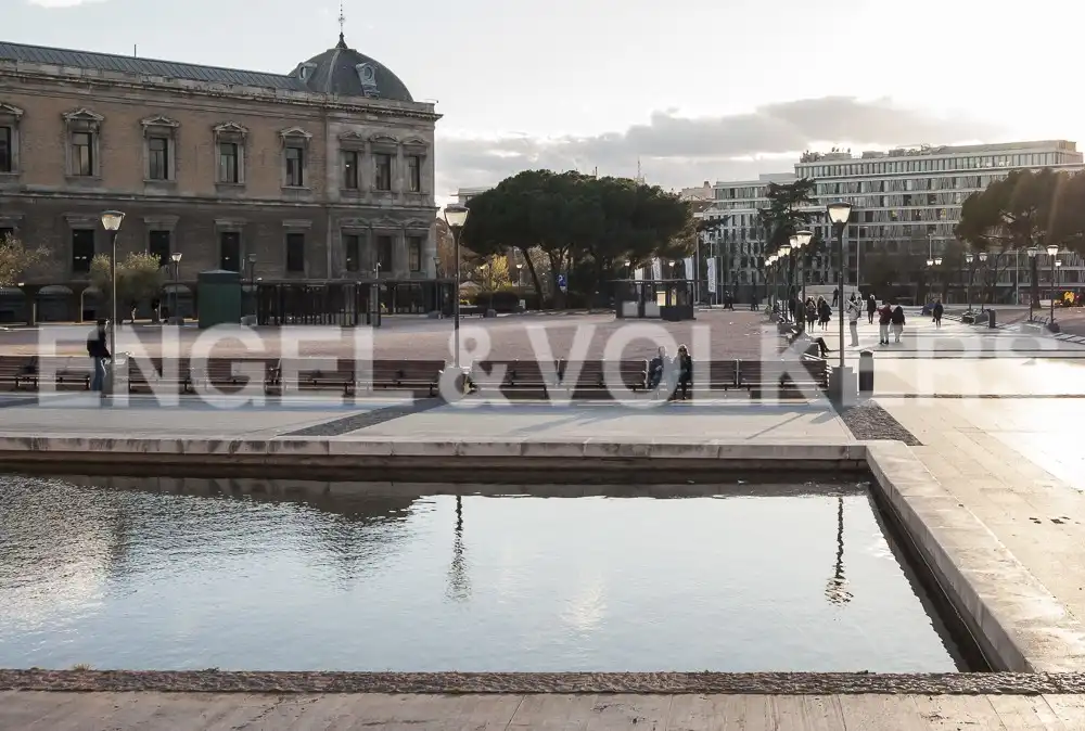 Außenansicht von Wohnung zum Verkauf in Madrid mit Klimaanlage und Heizung