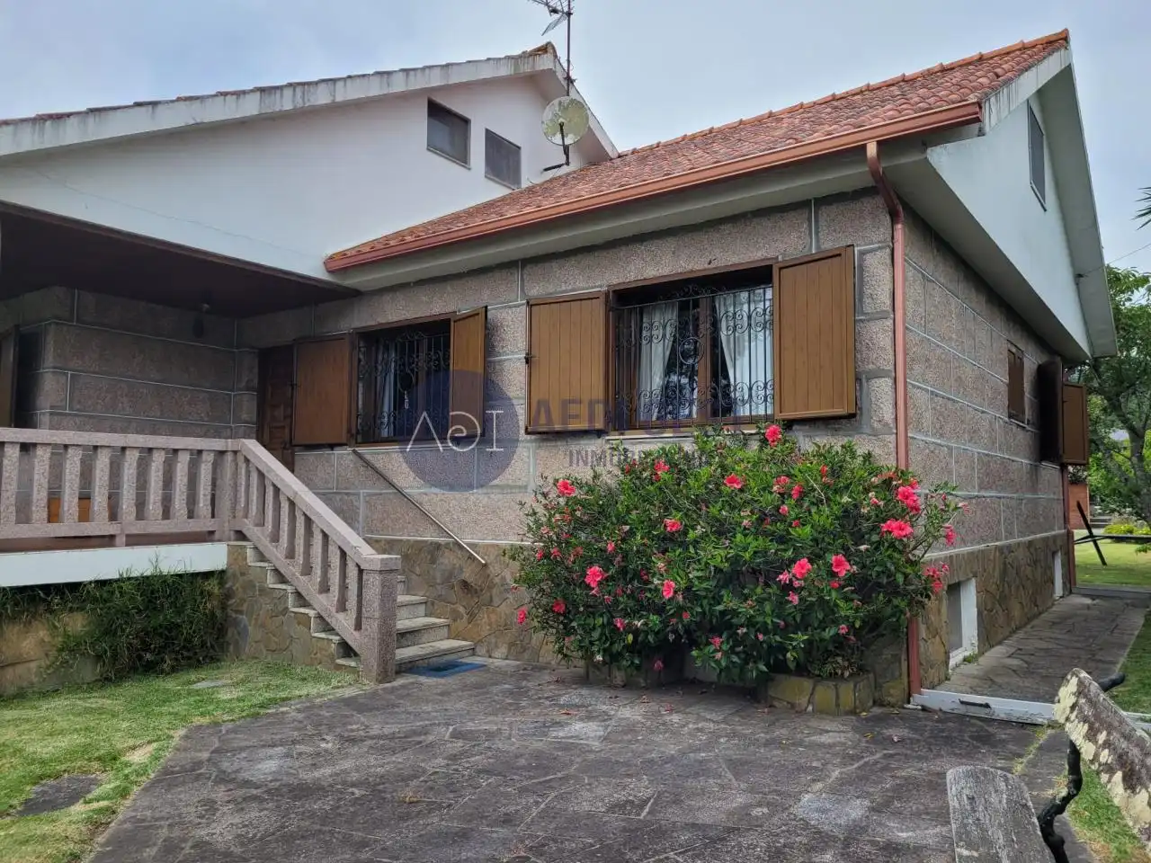 Exterior view of Houses for sale in Nigrán  with Heating, Private garden and Terrace