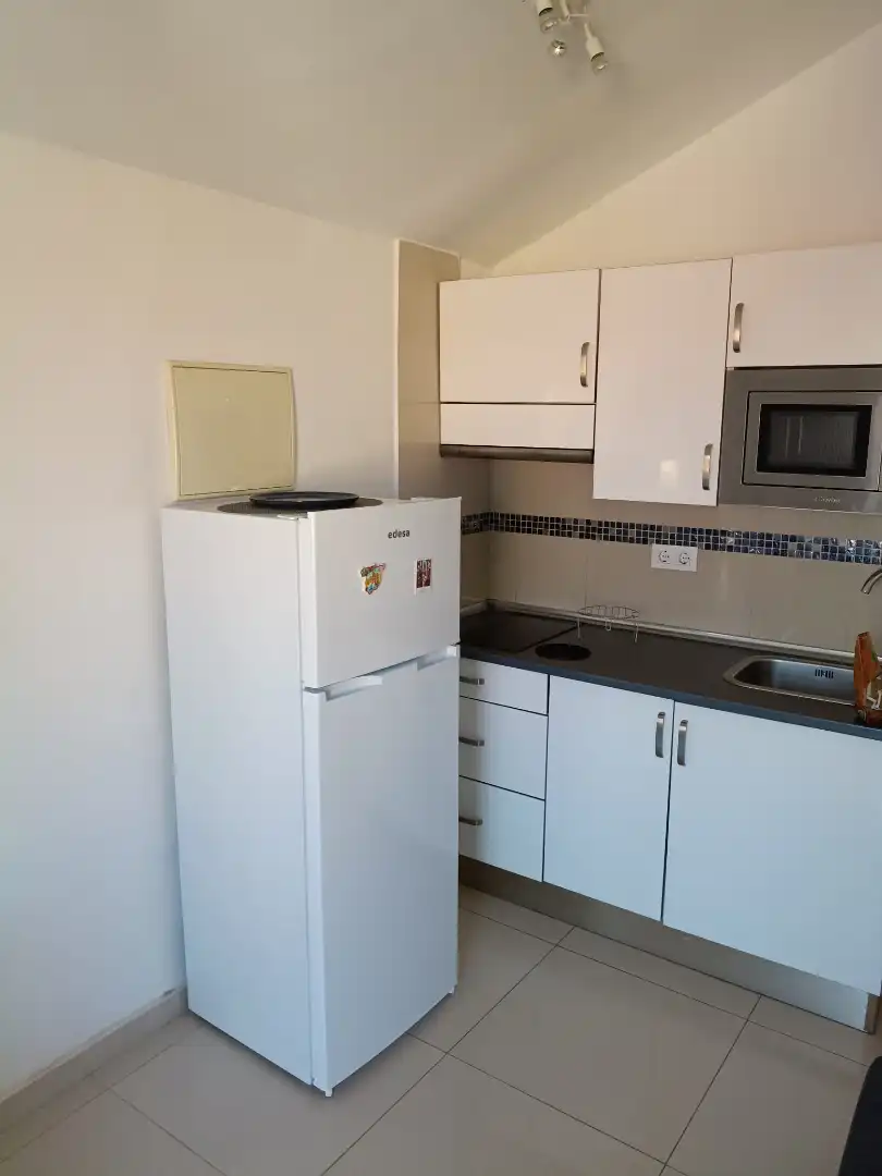 Cuina de Apartament de lloguer en Arona amb Moblat, Microones i Balcó