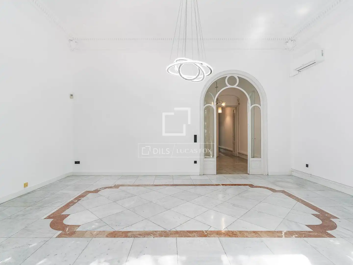 Flat for sale in Barcelona  with Air Conditioner, Terrace and Storage room