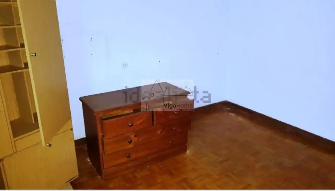 Dormitori de Casa o xalet en venda en Cangas  amb Calefacció, Jardí privat i Terrassa