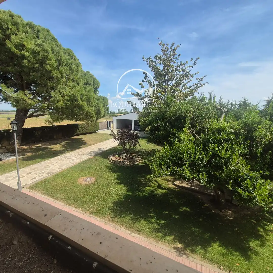 Jardín de Casa o chalet en venta en Alguaire con Aire acondicionado, Jardín privado y Trastero