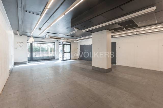 Local comercial en Alquiler en Sants-Badal