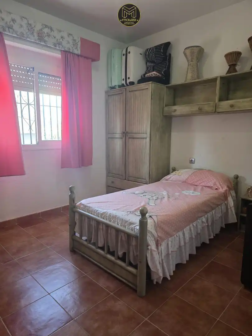 Dormitori de Casa o xalet en venda en Jaén amb Aire condicionat, Calefacció i Piscina