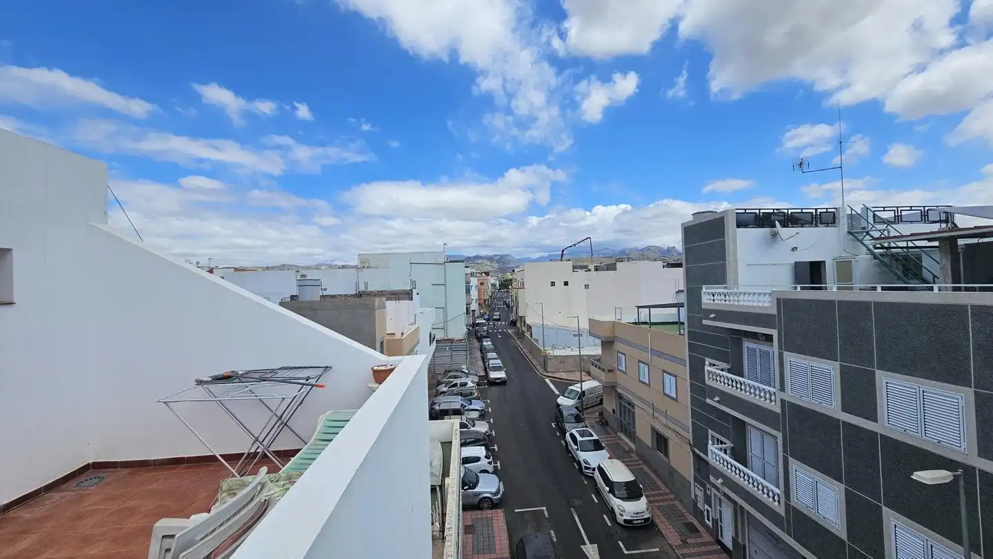 Vista exterior de Piso de alquiler en San Bartolomé de Tirajana con Terraza y Amueblado