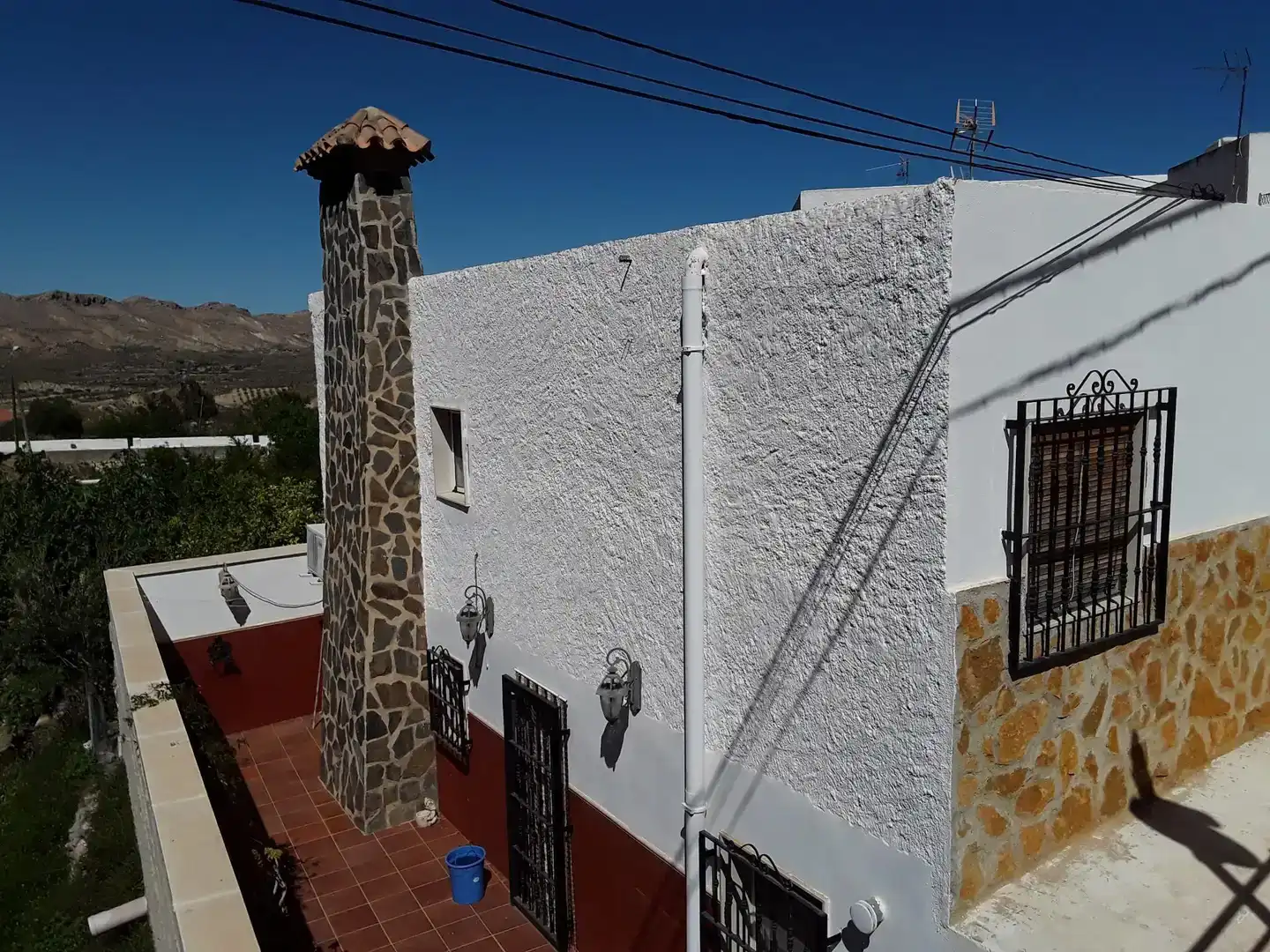 Vista exterior de Casa adosada en venda en Lucainena de las Torres amb Aire condicionat, Parquet i Traster