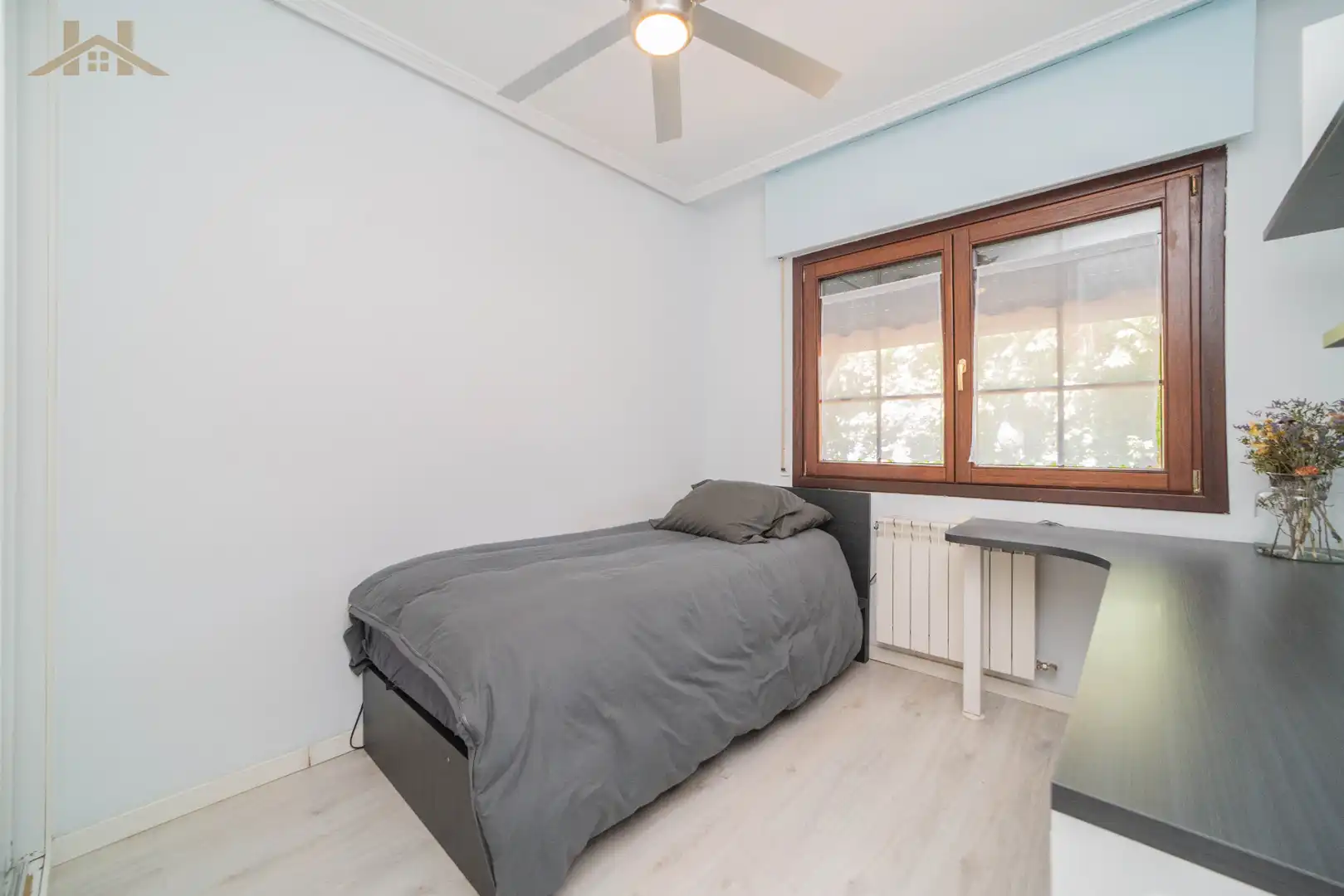 Schlafzimmer von Einfamilien-Reihenhaus zum Verkauf in Boadilla del Monte mit Heizung, Privatgarten und Abstellraum