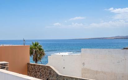 Vista exterior de Casa o xalet en venda en Haría amb Moblat