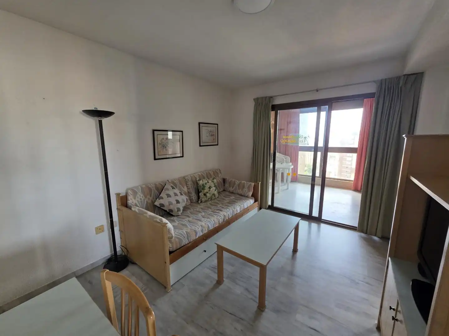 Wohnzimmer von Wohnung zum Verkauf in Benidorm mit Klimaanlage, Heizung und Möbliert