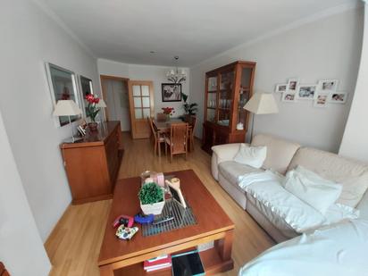 Living room of Flat for sale in  Granada Capital  with Air Conditioner