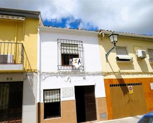 Vista exterior de Casa adosada en venda en Alcaudete