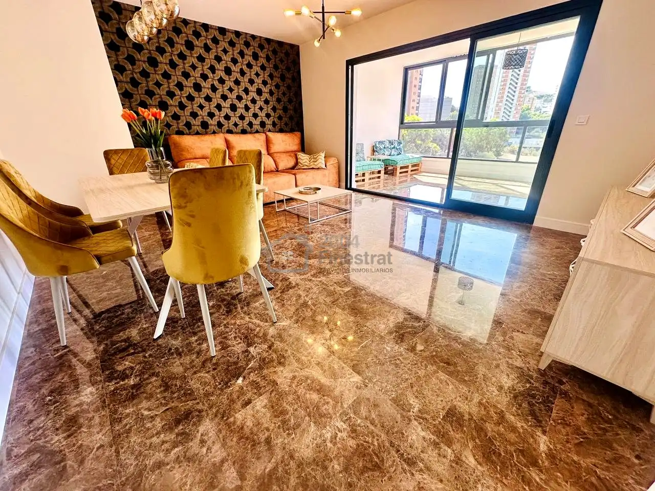 Living room of Flat for rent in Benidorm  with Terrace, Furnished and Community pool